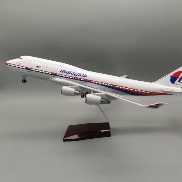 B747 Malasia - Escala 1/157 - 47cm - 18,5 pulgadas